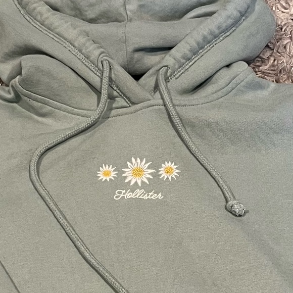 Women's/Teen - Hollister Cropped Long Sleeve Sweatshirt - MINT Shape - Size XS - Picture 7 of 9